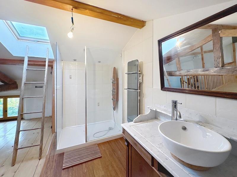 Maison - 203 m² - 7 pièces