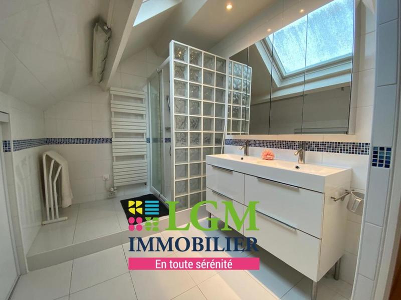 Maison - 230 m² - 6 pièces