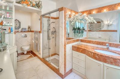 Appartement - 270 m² - 8 pièces