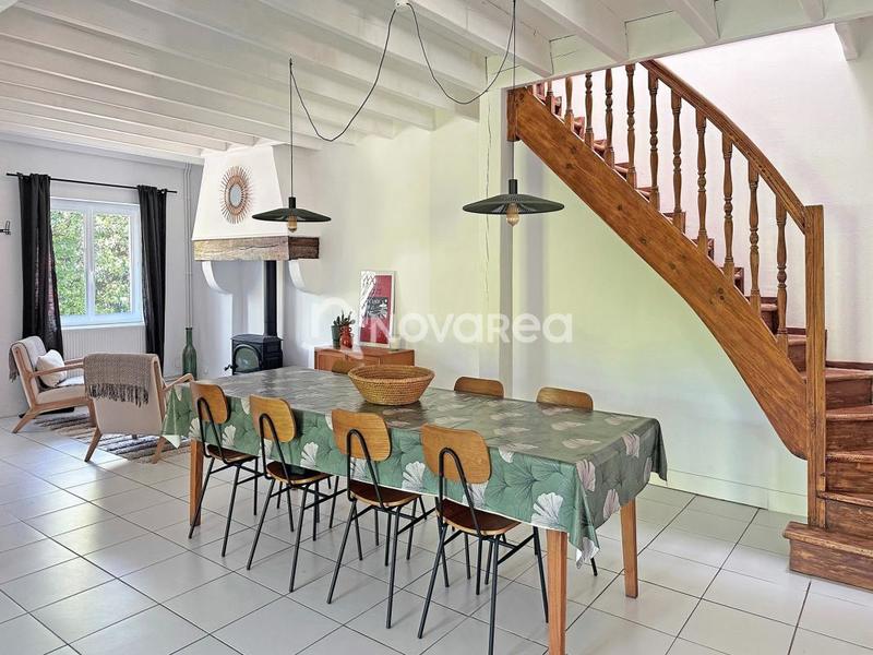 Maison - 312 m² - 9 pièces