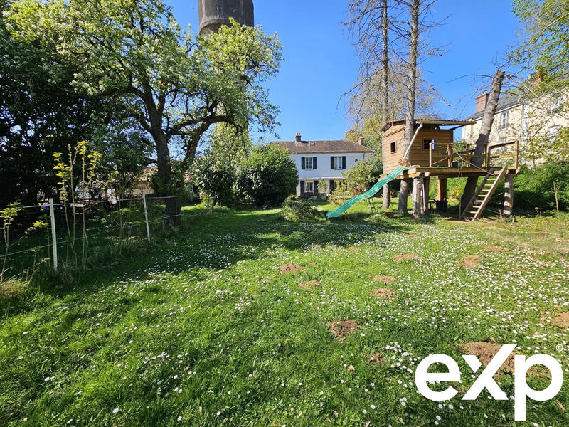 Maison - 243 m² - 9 pièces