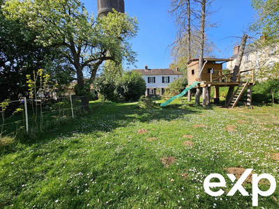 Maison - 243 m² - 9 pièces