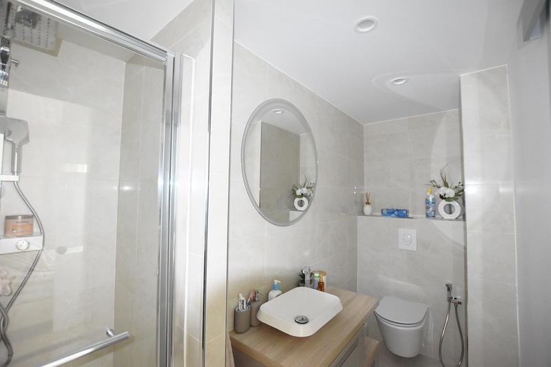 Villa - 248 m² - 8 pièces