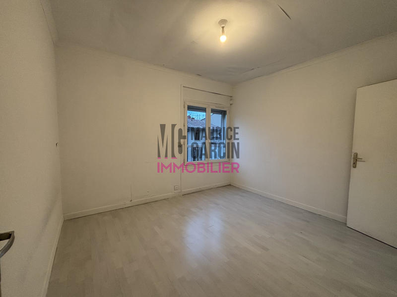 Maison - 312 m² - 9 pièces