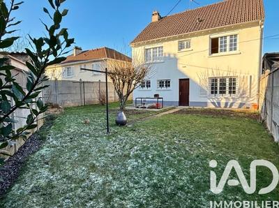 Maison - 90 m² - 4 pièces