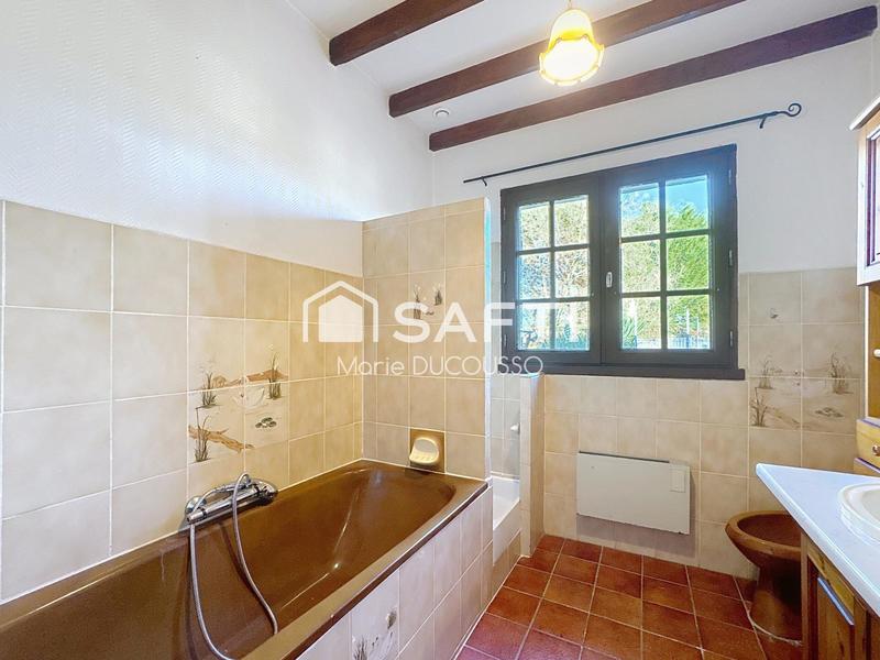 Maison - 180 m² - 9 pièces