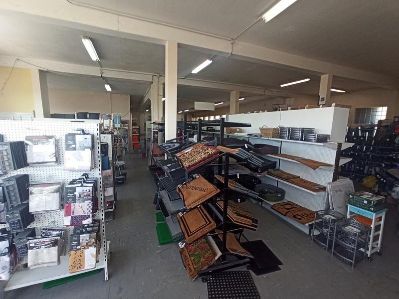 Local commercial - 1 500 m²