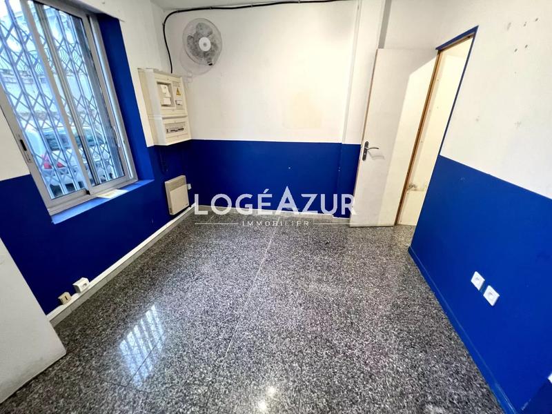 Local commercial - 30 m² - 2 pièces
