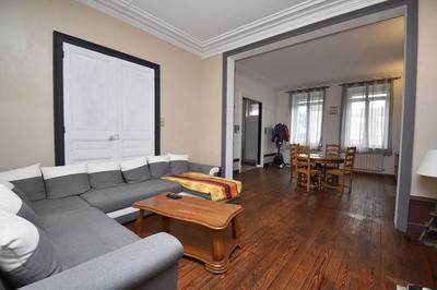 Maison traditionnelle - 178 m² - 7 pièces