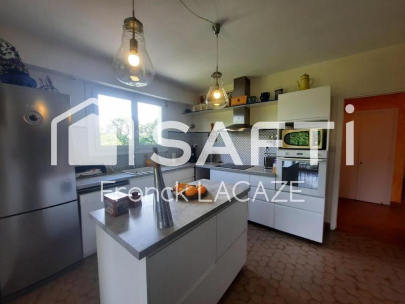 Maison - 300 m² - 11 pièces