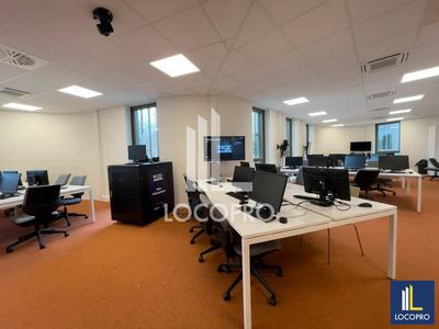 Bureau - 2 305 m²
