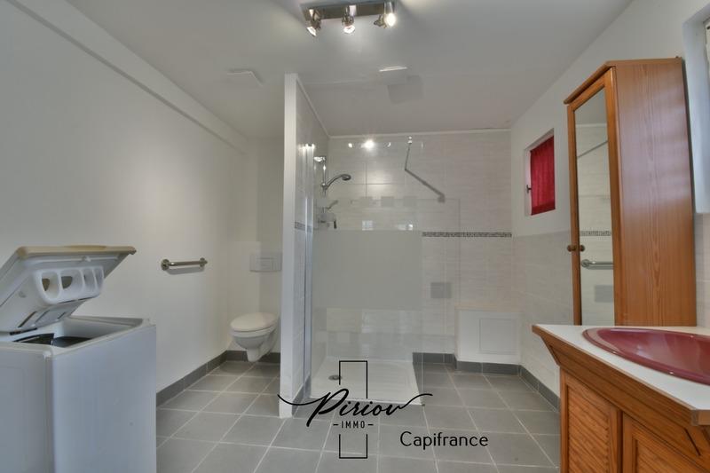 Propriété - 250 m² - 13 pièces