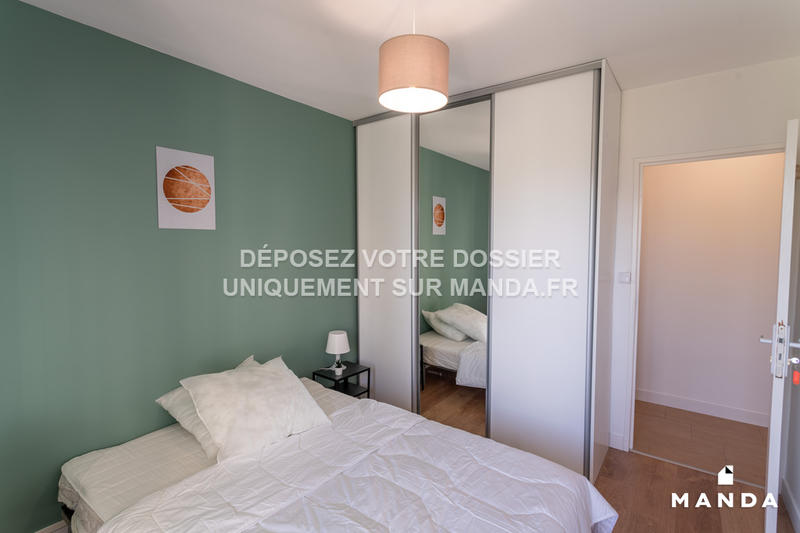 Chambre - 11 m² - 5 pièces