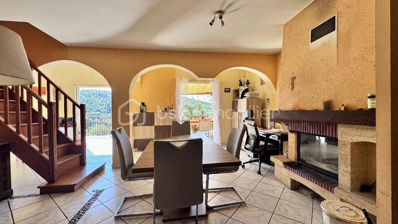 Maison traditionnelle - 119 m² - 4 pièces