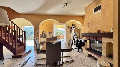 Maison traditionnelle - 119 m² - 4 pièces