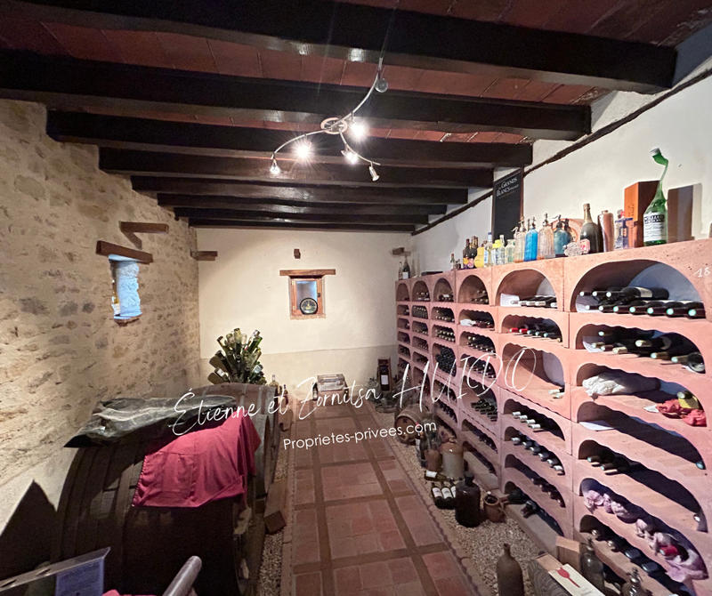 Longère - 370 m² - 15 pièces