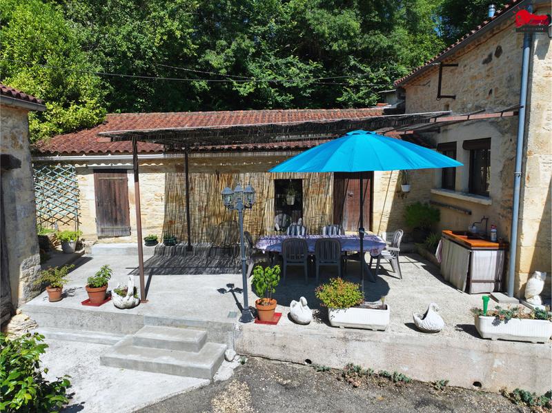 Maison - 220 m² - 9 pièces