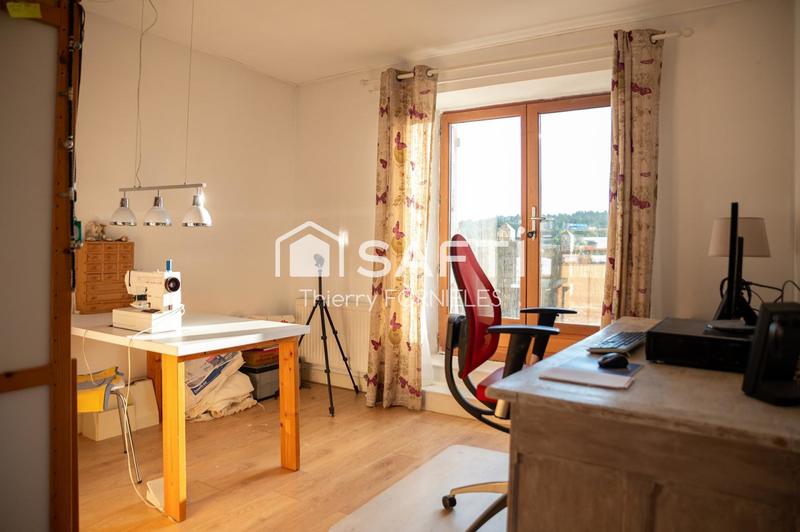 Maison - 232 m² - 7 pièces