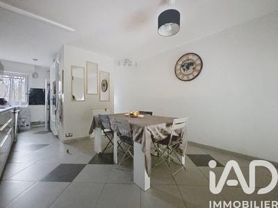 Appartement - 90 m² - 4 pièces