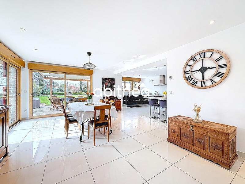 Maison - 200 m² - 9 pièces