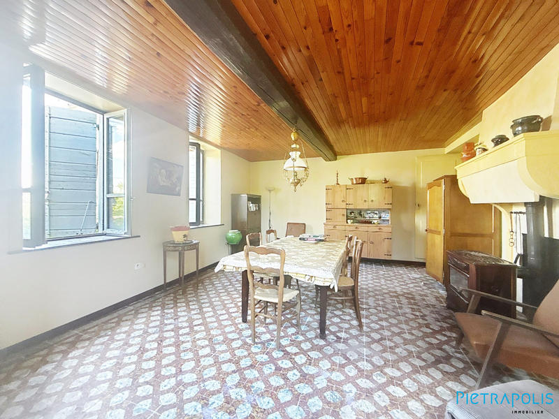 Maison - 180 m² - 6 pièces