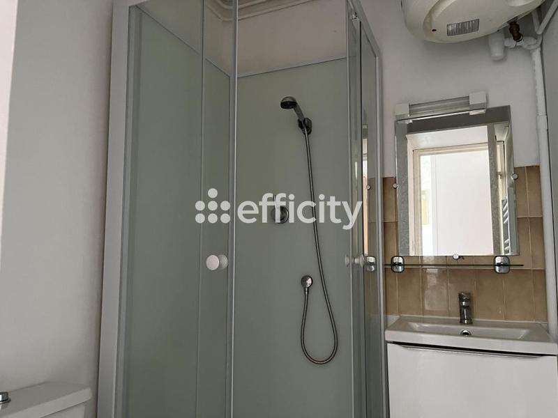 Studio - 15 m² - 1 pièce