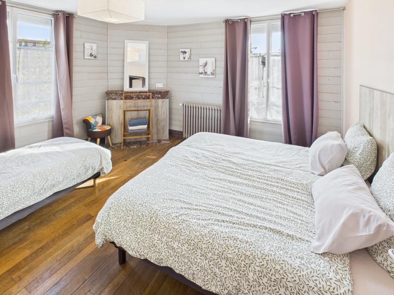 Maison - 320 m² - 12 pièces