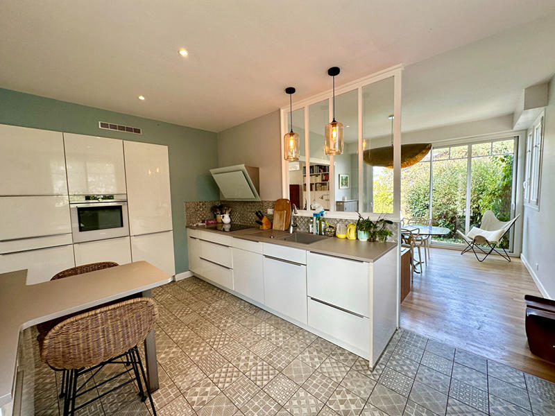 Maison - 200 m² - 8 pièces