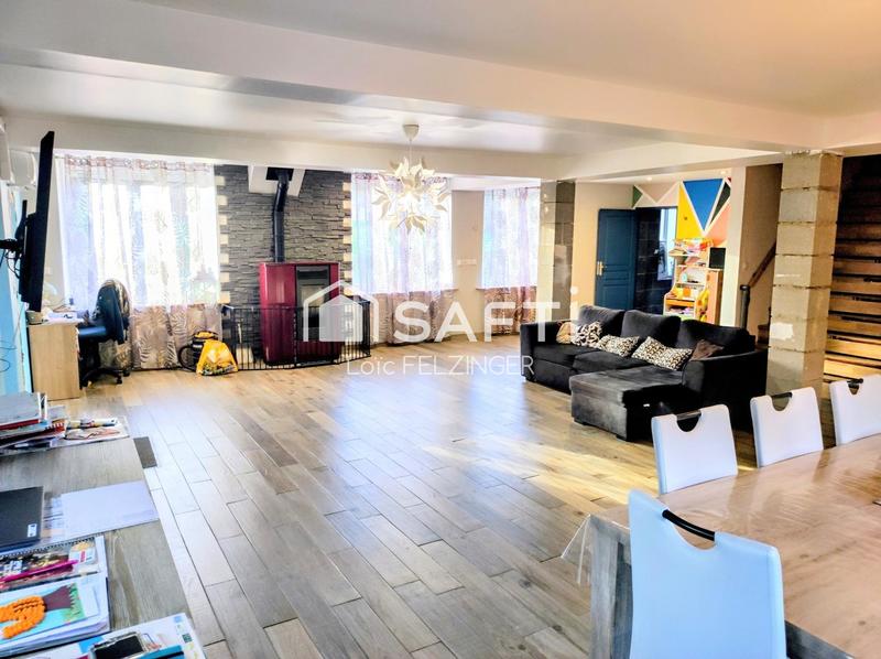 Maison - 208 m² - 7 pièces