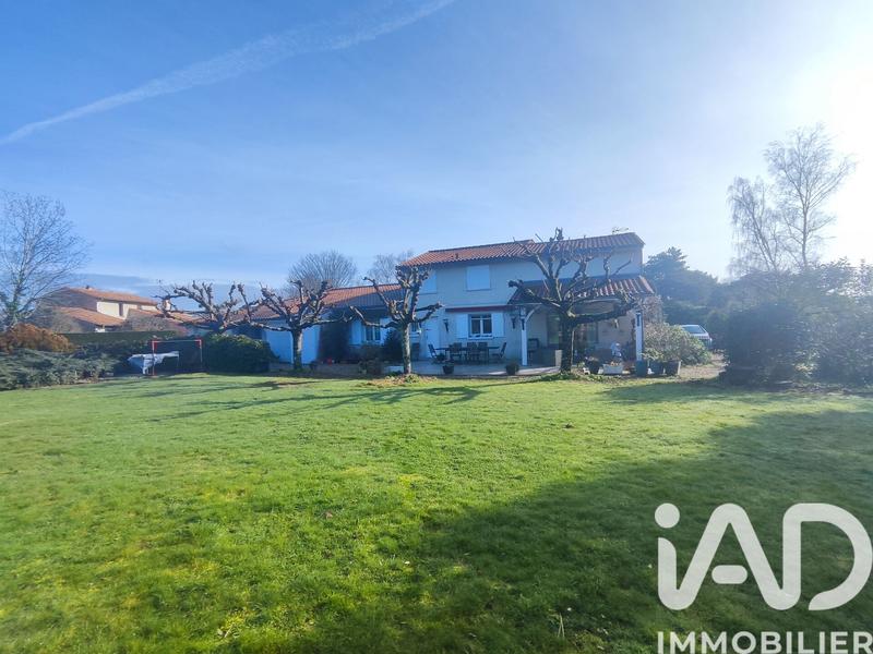 Maison - 265 m² - 6 pièces