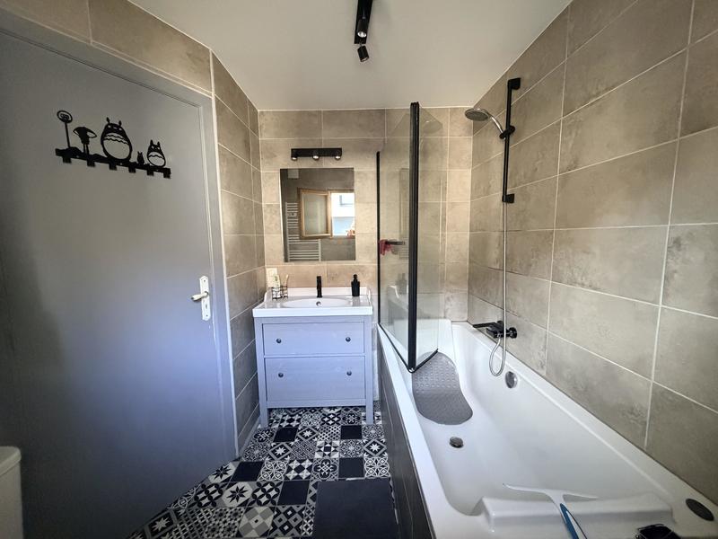 Maison - 136 m² - 2 pièces