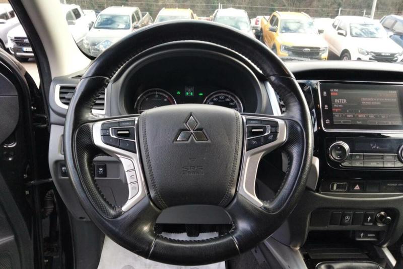 Mitsubishi L200 2.4 Di-D 181 Black Editio