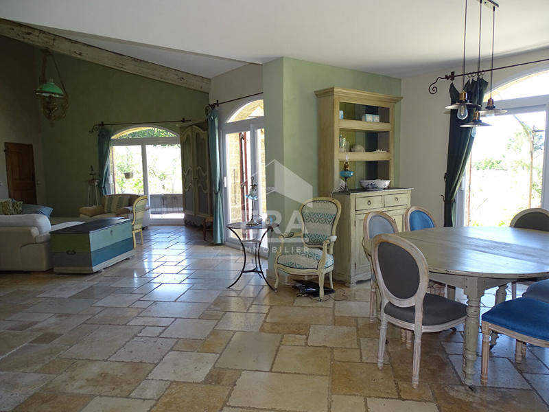 Maison - 188 m² - 5 pièces