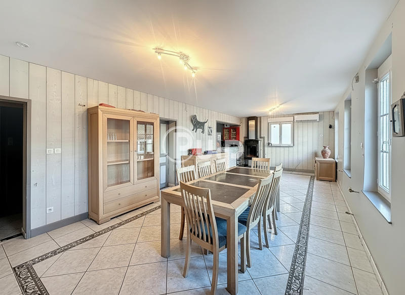 Maison - 153 m² - 11 pièces