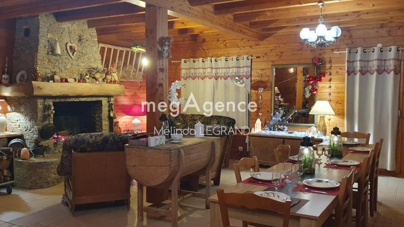 Maison - 220 m² - 7 pièces