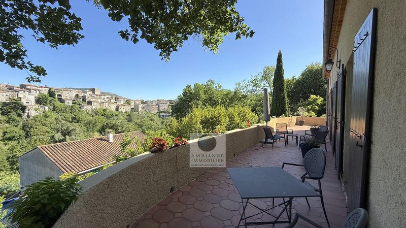 Maison - 225 m² - 10 pièces