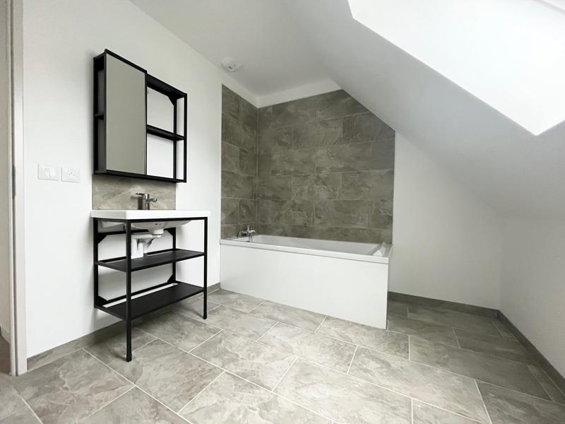 Maison traditionnelle - 94 m² - 5 pièces