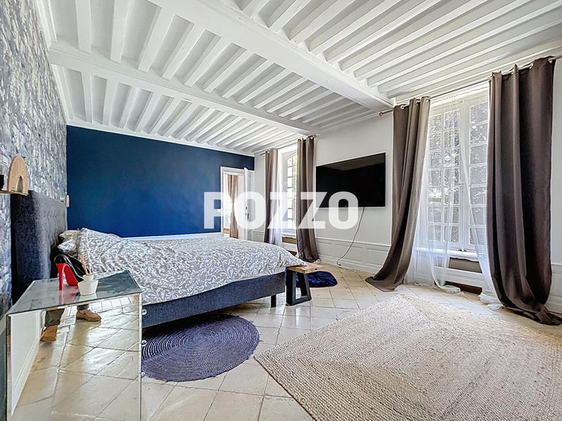 Maison - 340 m² - 11 pièces