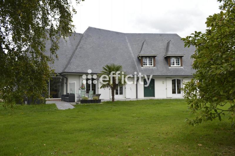 Demeure - 350 m² - 11 pièces