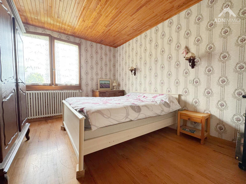 Maison - 210 m² - 7 pièces