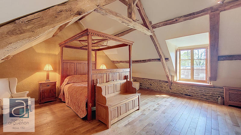 Maison - 342 m² - 7 pièces