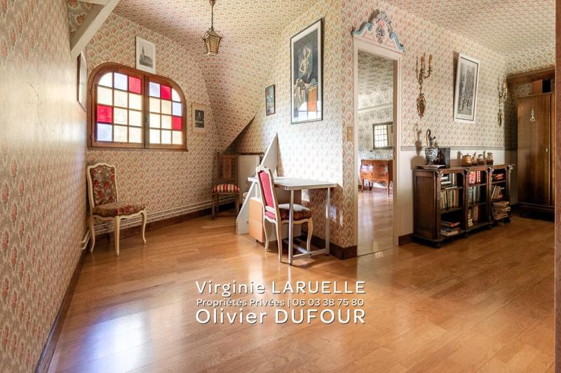 Maison - 210 m² - 6 pièces