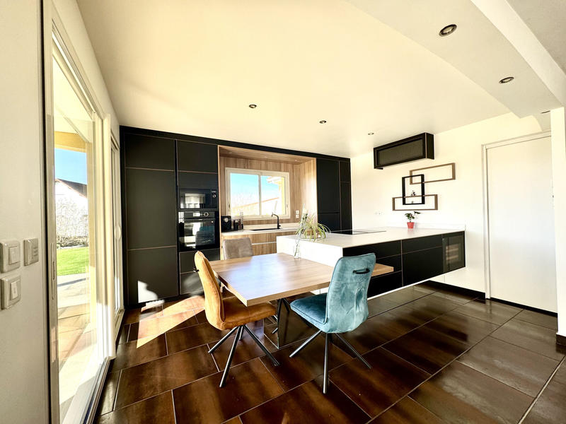 Maison - 150 m² - 5 pièces