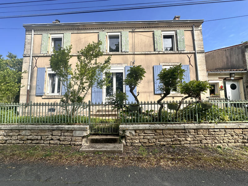 Maison - 227 m² - 8 pièces