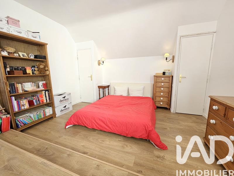 Maison - 202 m² - 8 pièces