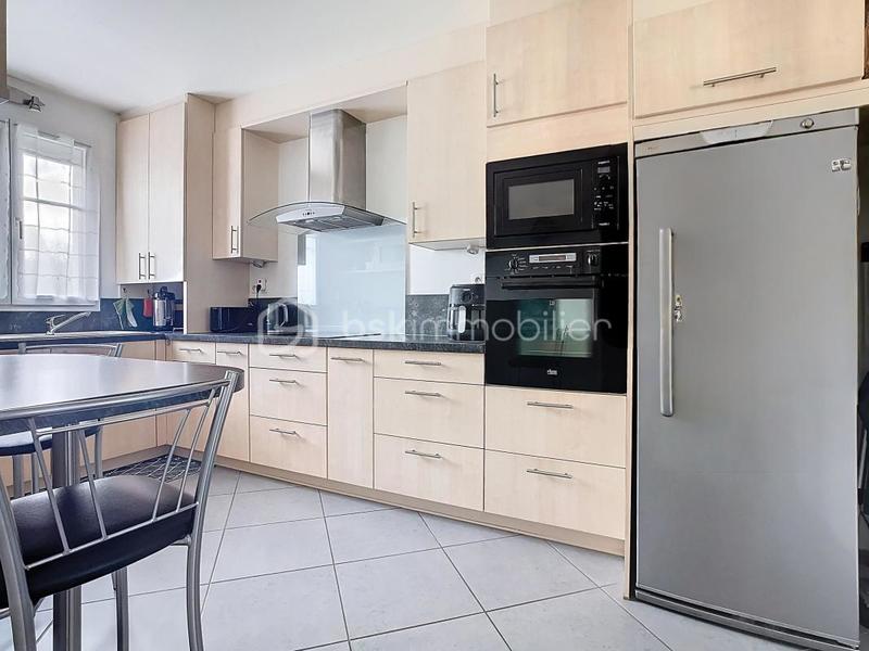 Maison - 97 m² - 5 pièces