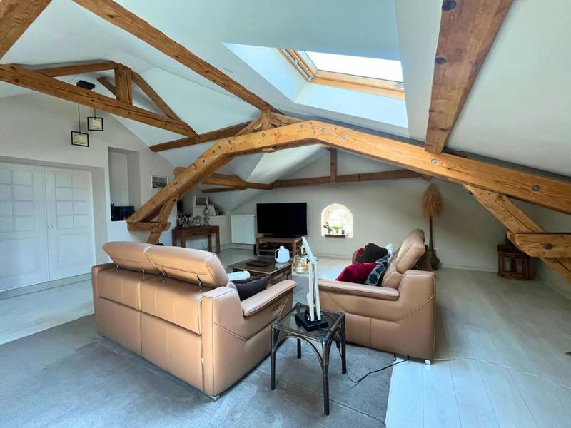 Maison - 275 m² - 6 pièces