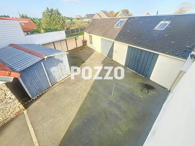 Maison - 182 m² - 9 pièces