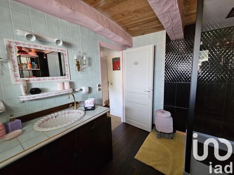 Maison - 313 m² - 9 pièces