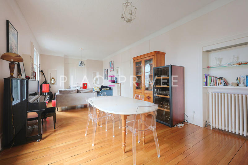 Appartement - 151 m² - 7 pièces